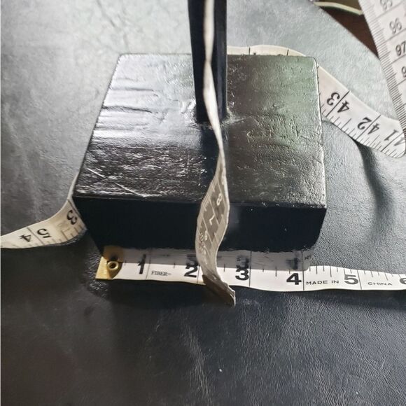 Large Wood Carved Indian Bust on Wood Stand - Picture 5 of 6